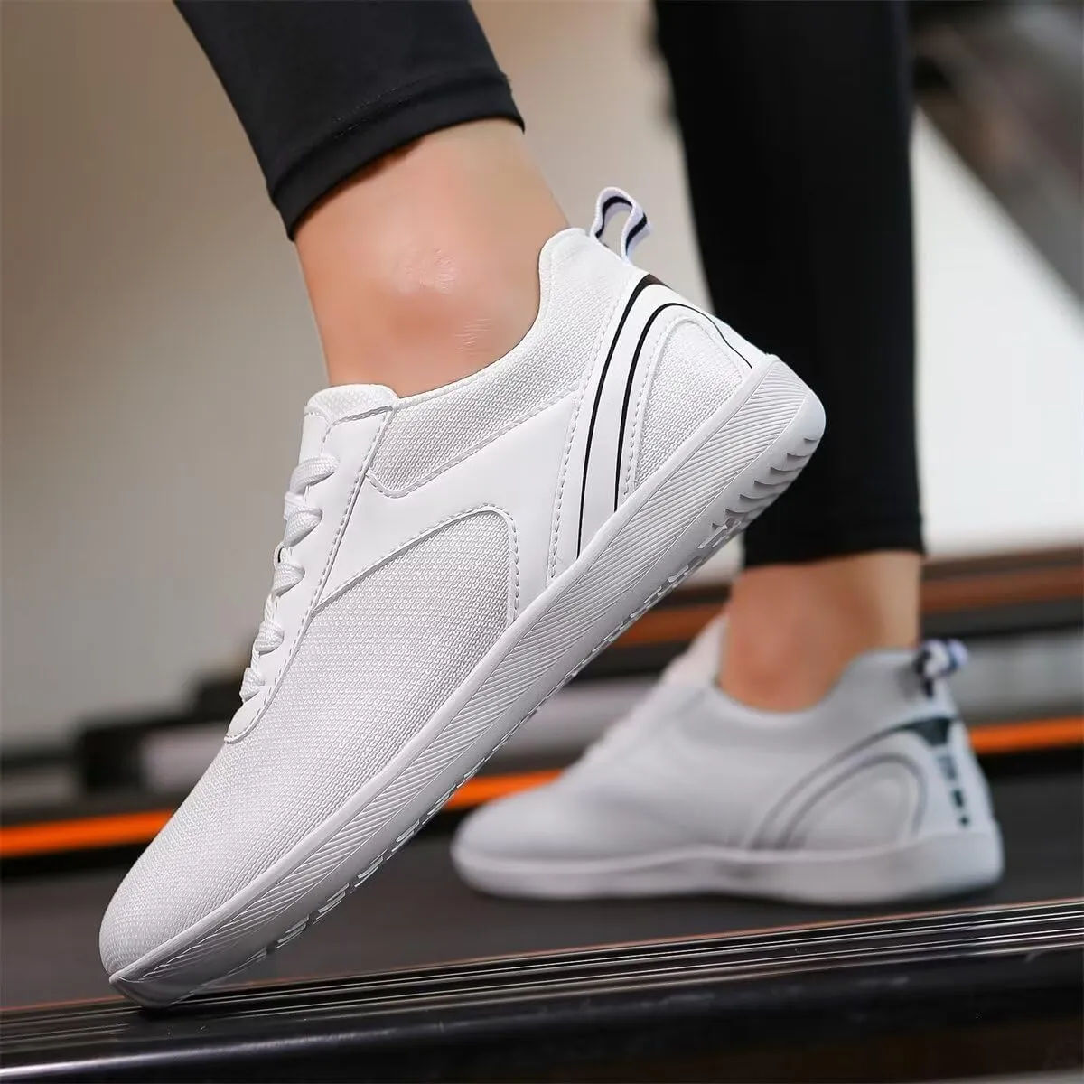 Men's Women's Concise Breathable Fabric Walking Shoes